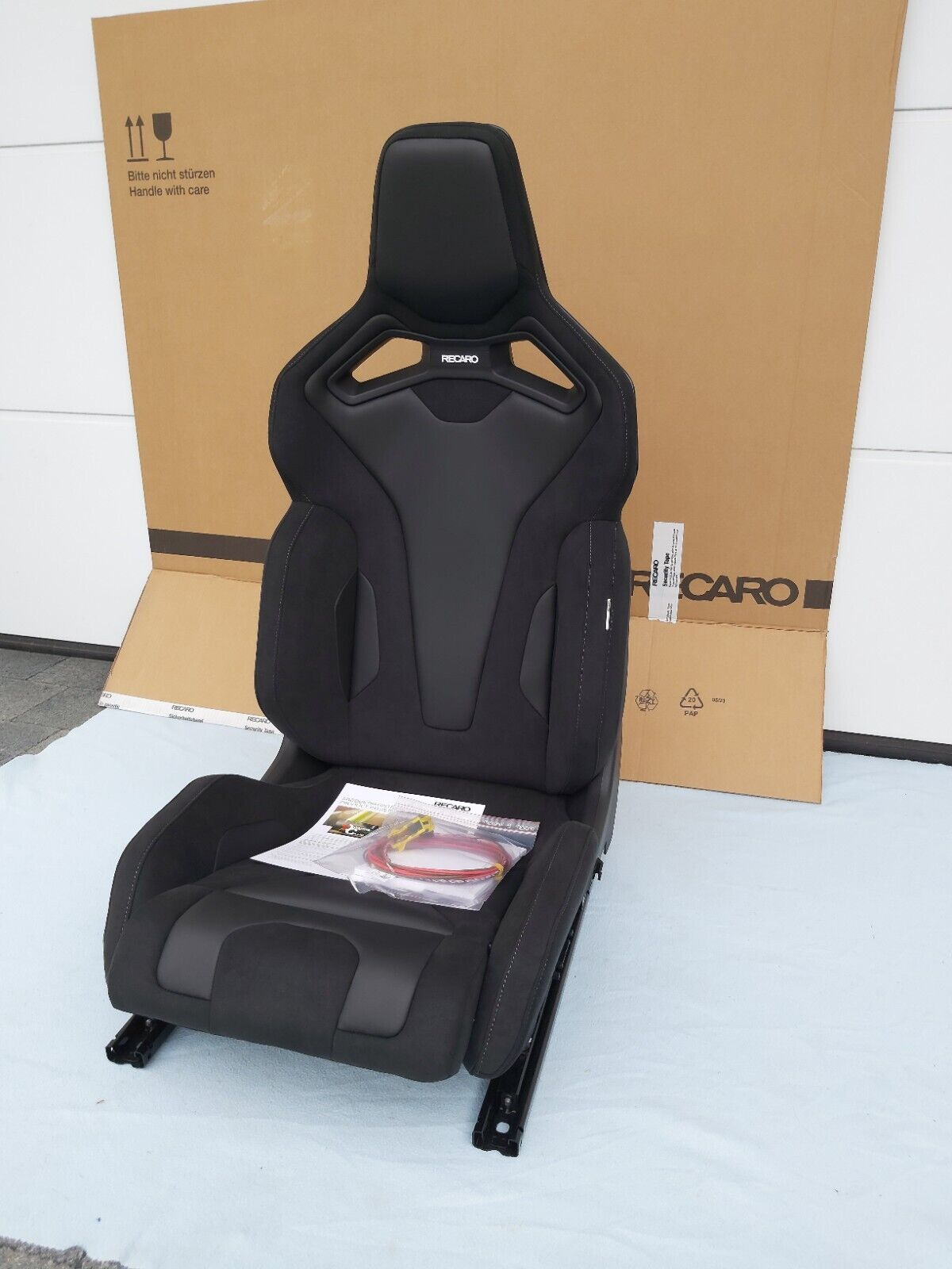 Recaro Sport C Leather Black / Dinamica Black (5-Door)