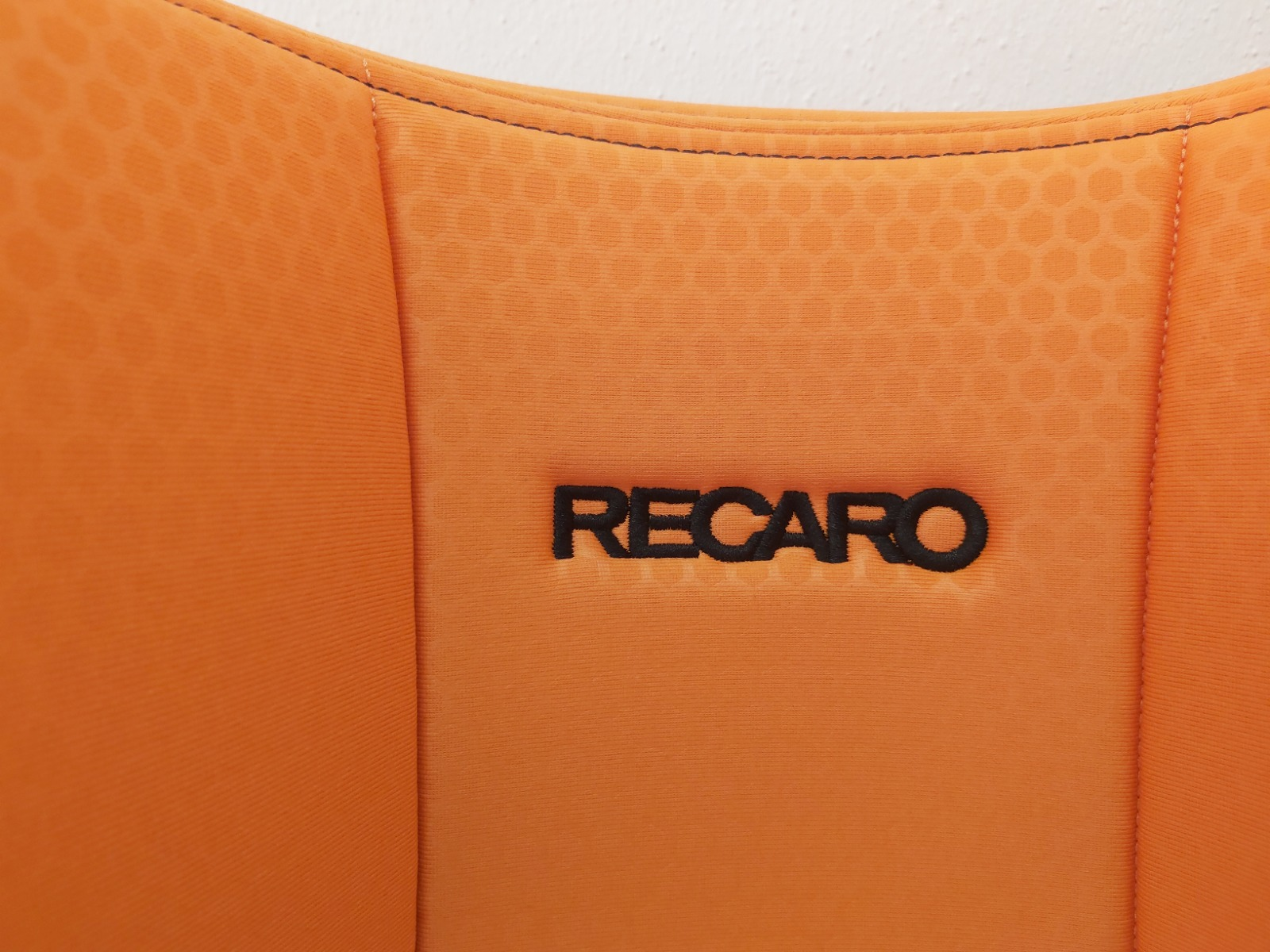 RECARO Axion 1 "Vibrant Orange" Child Seat, NEW. Made in Germany