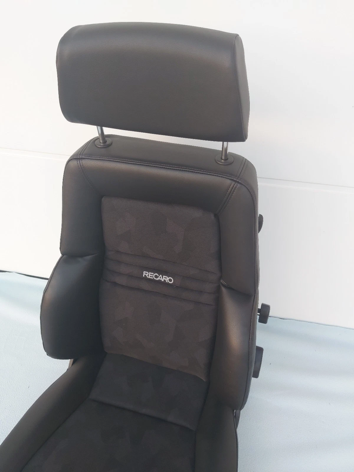 Recaro Expert Artista black / Artificial Leather black