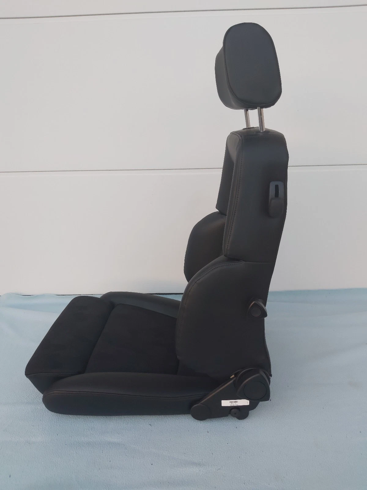 Recaro Expert Artista black / Artificial Leather black