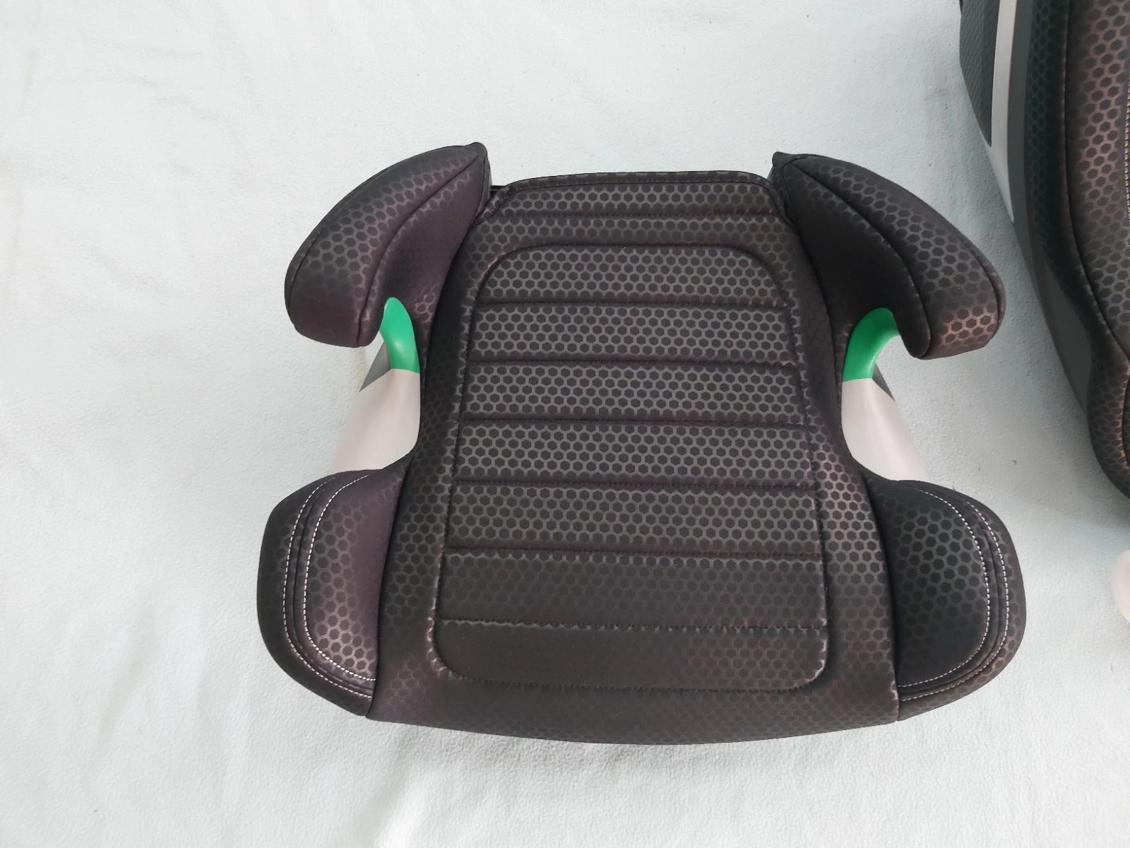 RECARO Axion 1 "Fresh Black" Child Seat, NEW. Made in Germany