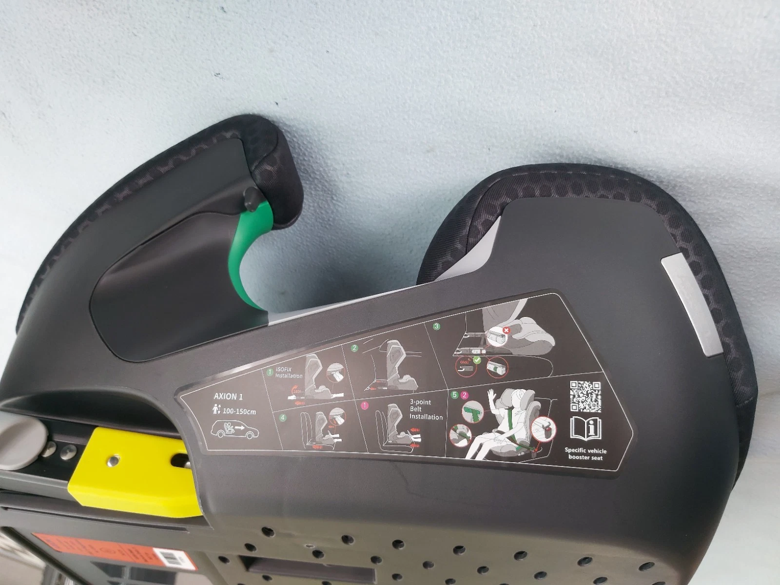 RECARO Axion 1 "Fresh Black" Child Seat, NEW. Made in Germany