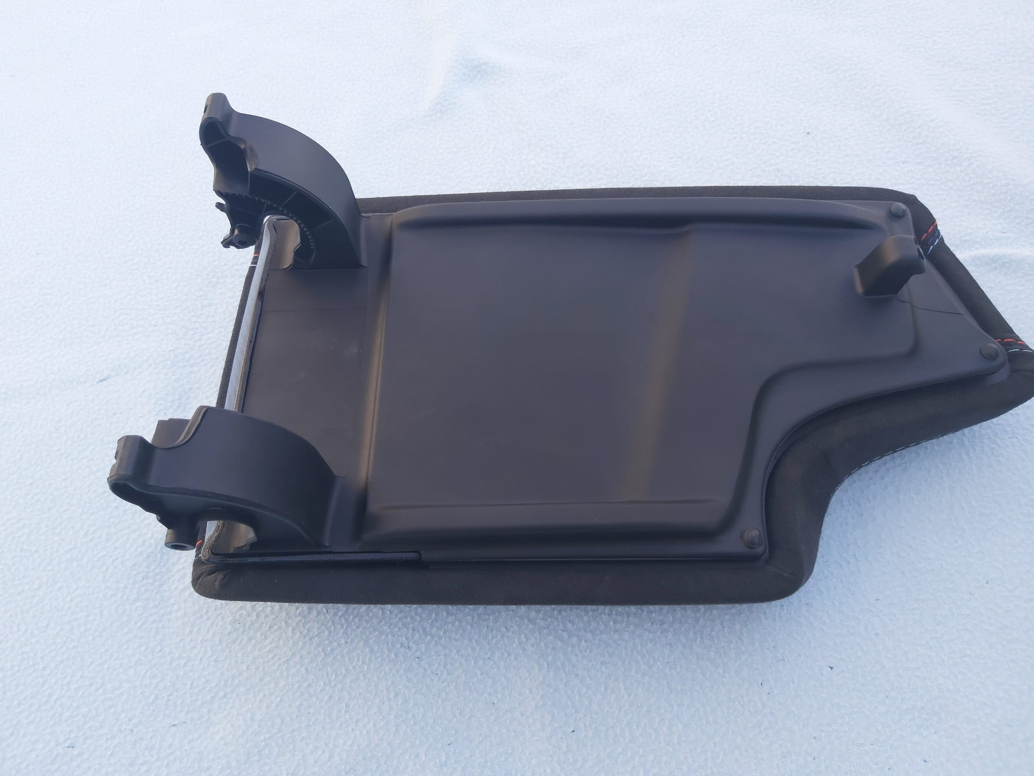 BMW F80 M3 F82 M4 ARMREST, NEW 9002 ALCANTARA with M-STITCHING and CARBON Cover