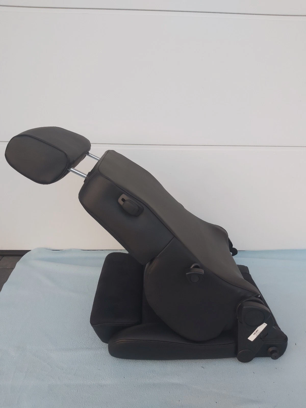 Recaro Expert Artista black / Artificial Leather black