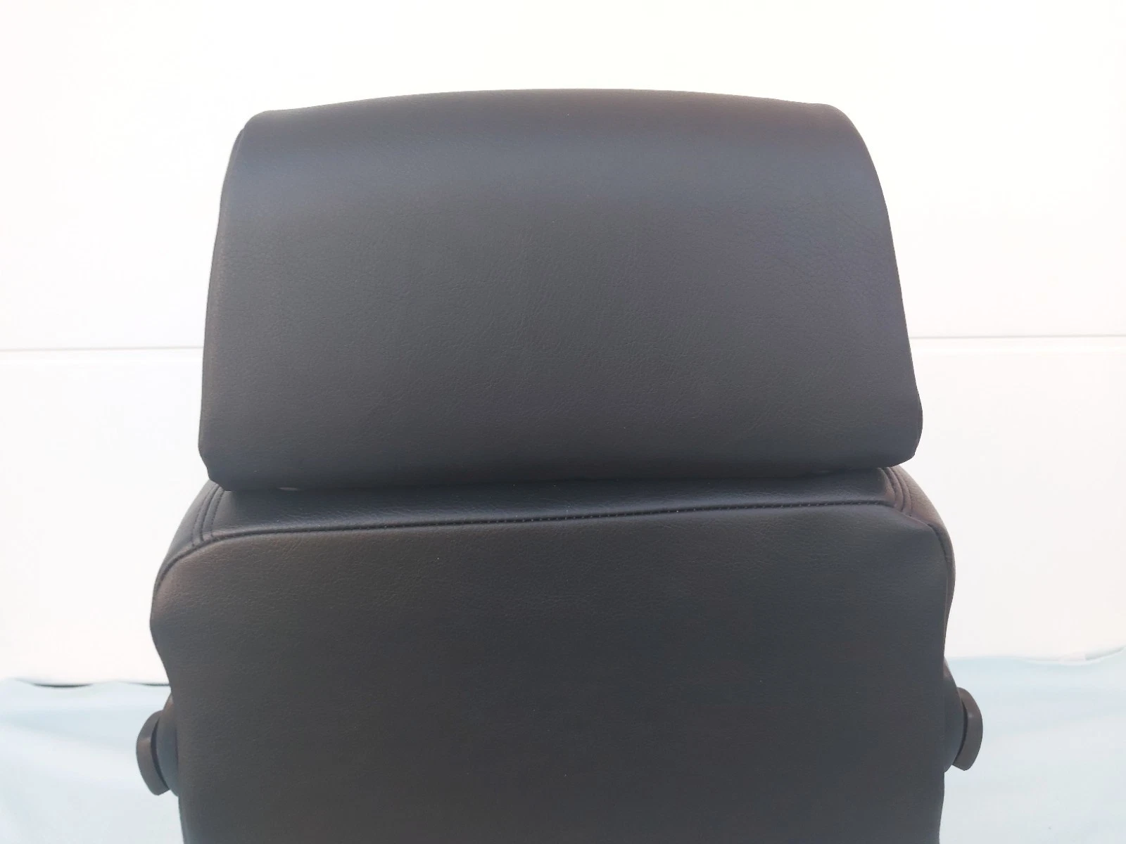 Recaro Expert Artista black / Artificial Leather black