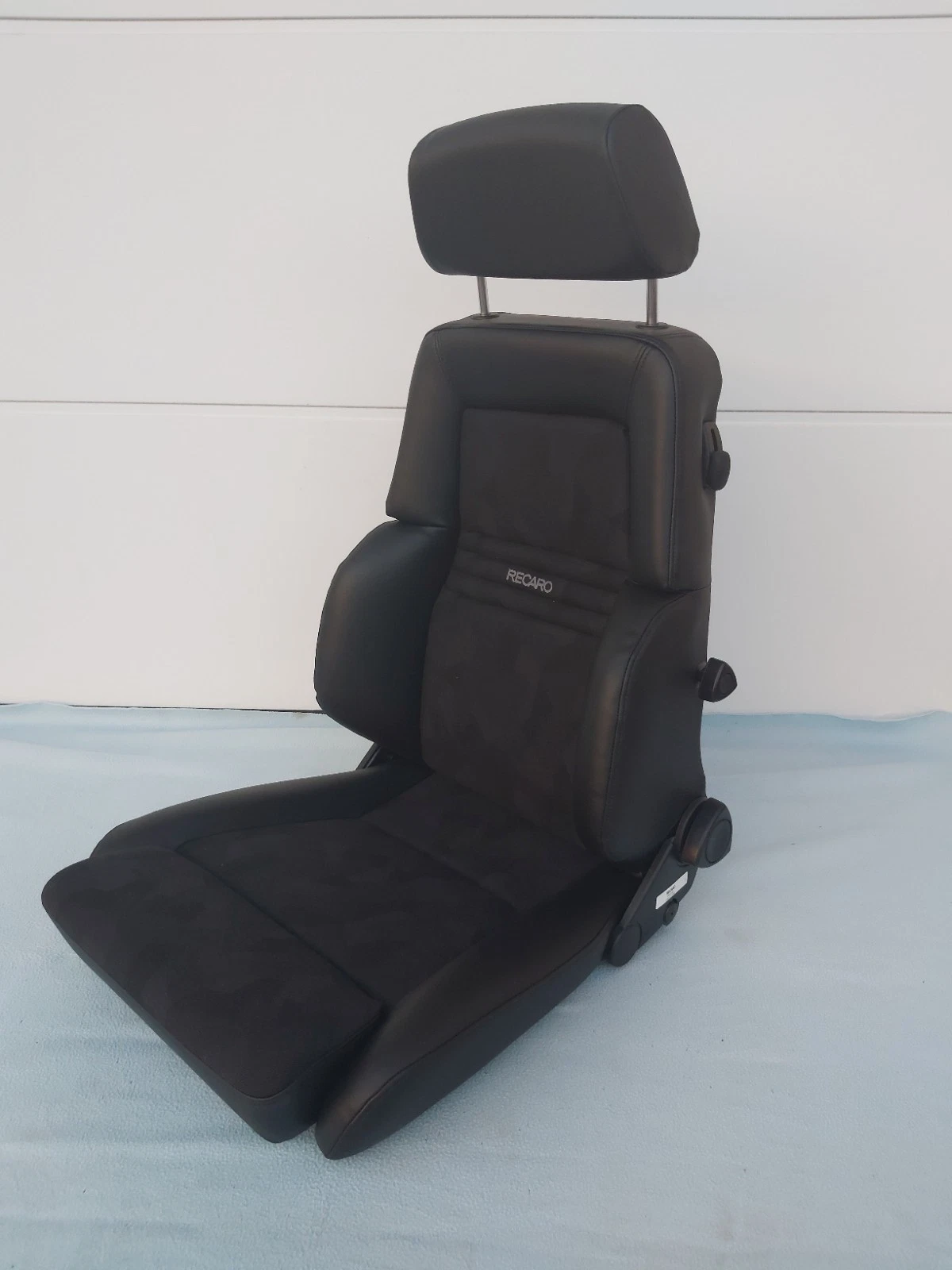 Recaro Expert Artista black / Artificial Leather black