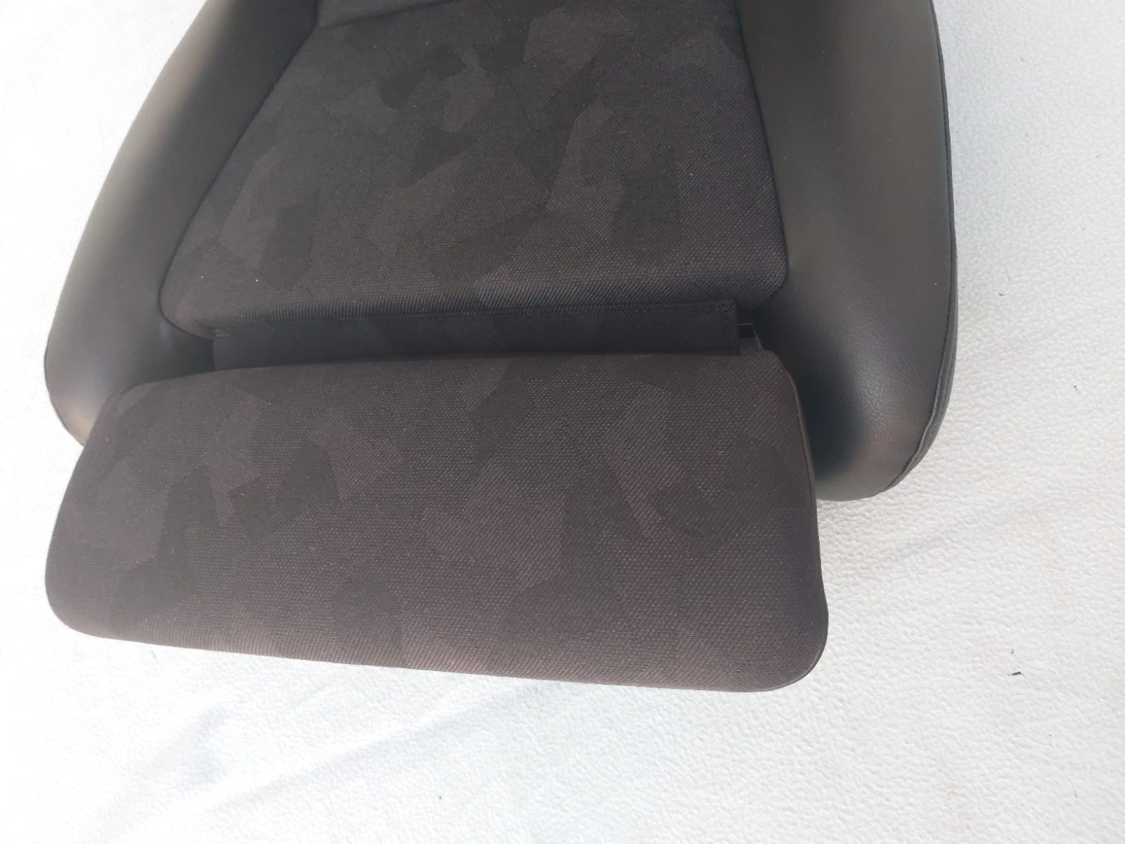 Recaro Expert Artista black / Artificial Leather black